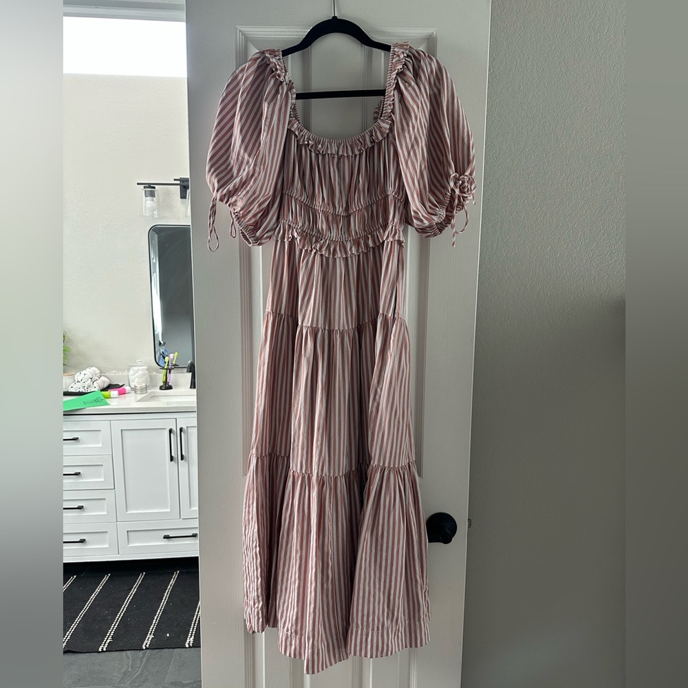 Striped maxi dress with puff sleeves